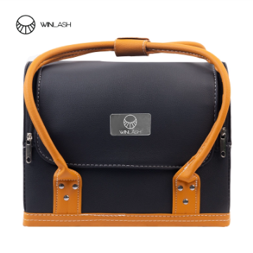 تصویر  کیف آرایشی وینلش مدل مانا