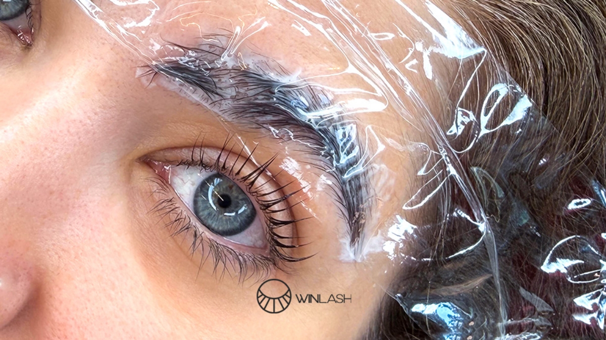 همه چیز درباره تایم مکث در لیفت مژه و ابرو