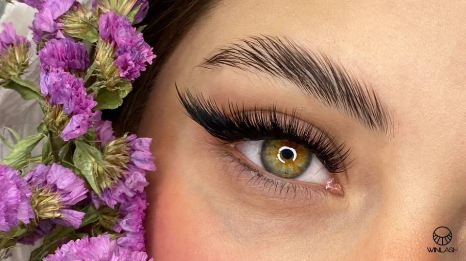 کاشت موقت مژه چیست؟ مزایا، معایب، ماندگاری و نحوه انجام